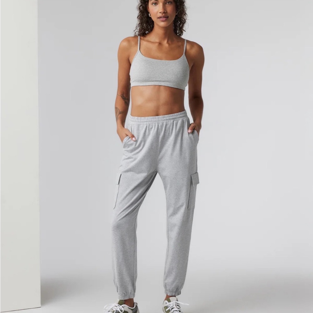Vuori Boyfriend Cargo Joggers in Gray